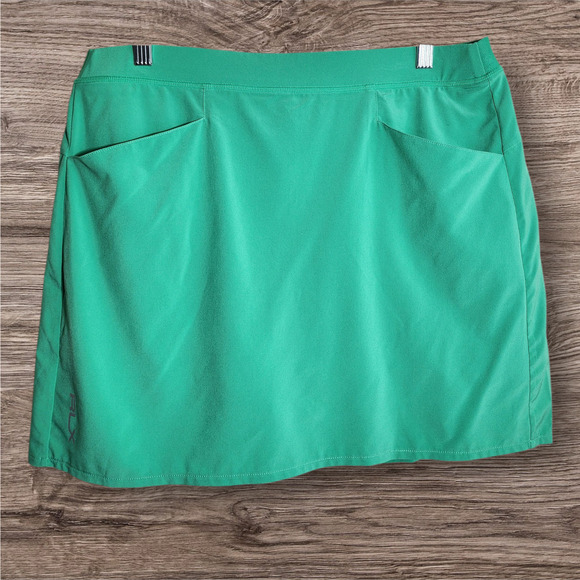 RLX Ralph Lauren Dresses & Skirts - RLX Ralph Lauren green pleated back golf / tennis skort woman's size large